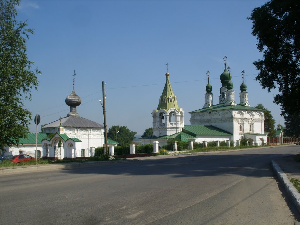 Соликамск, Введенская и Преображенская церкви.