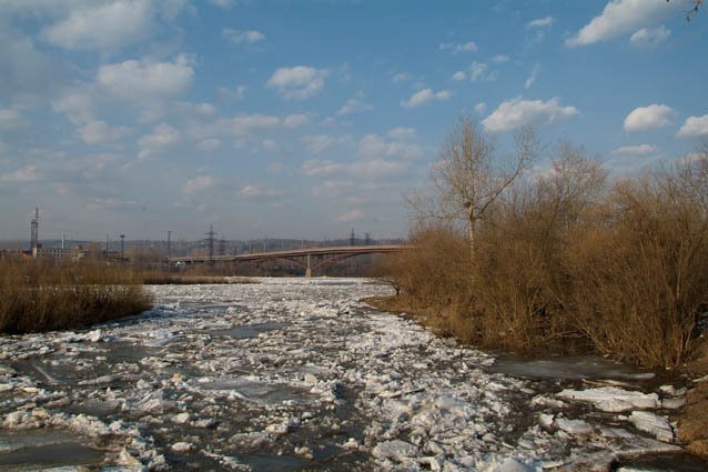 Ледоход на реке Чусовой