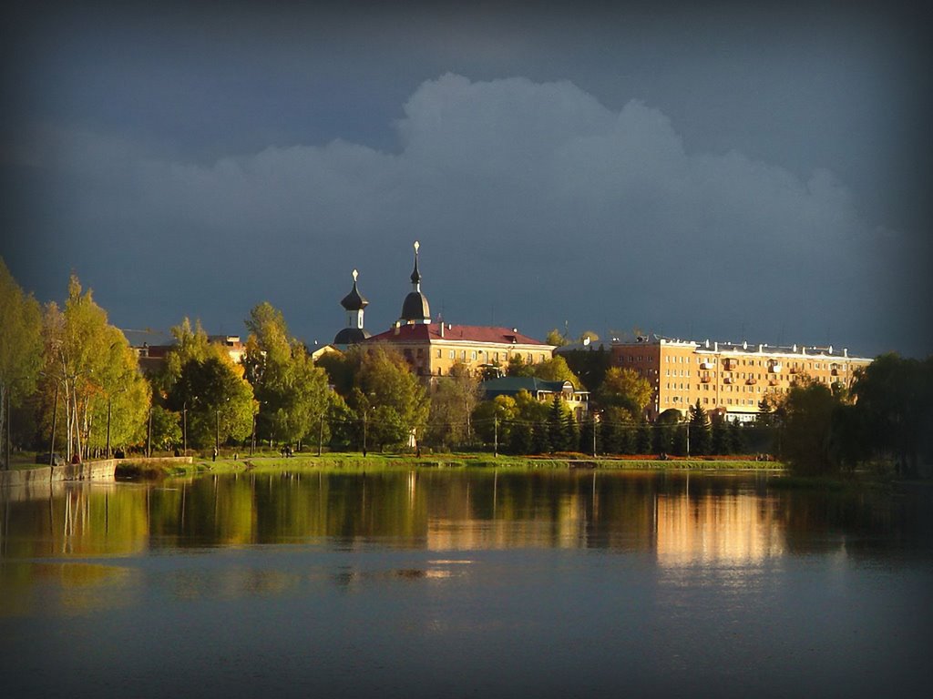 Река Ловать. Вид на набережную.