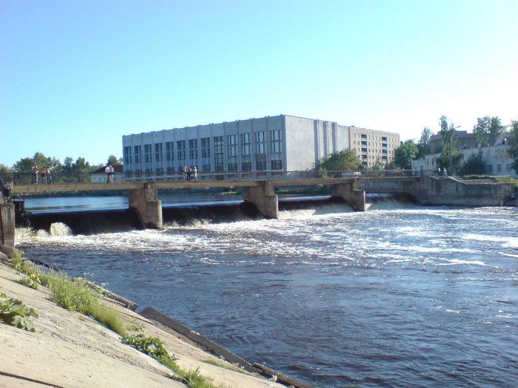 плотина