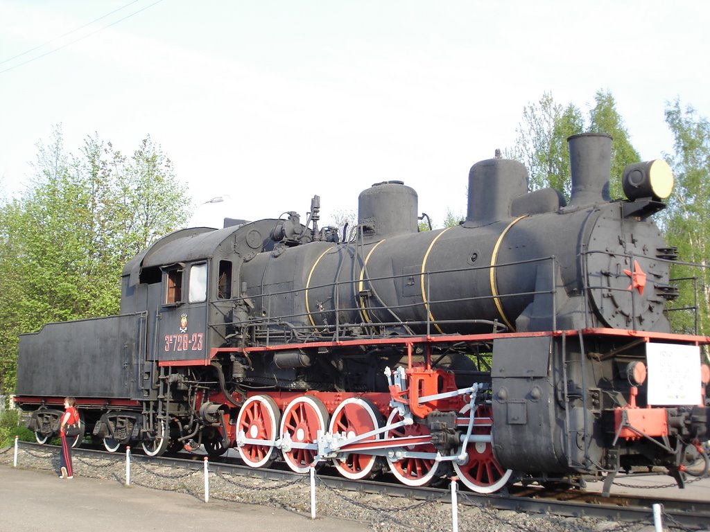 Паматник-паровоз Эм 728-23
