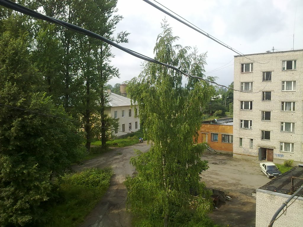 Дом учителей и общежитие (15 июля 2011 года).