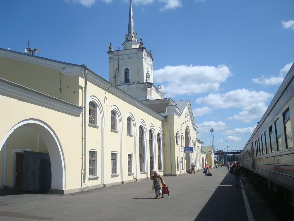 Станция Дно