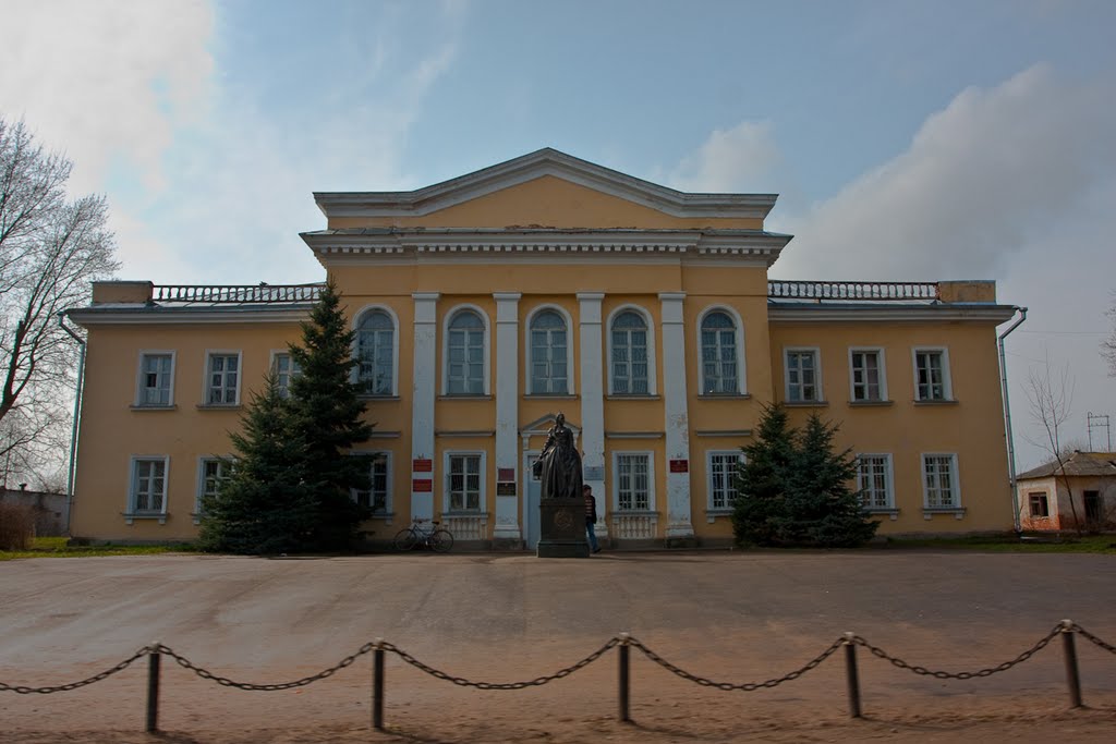 Новоржев