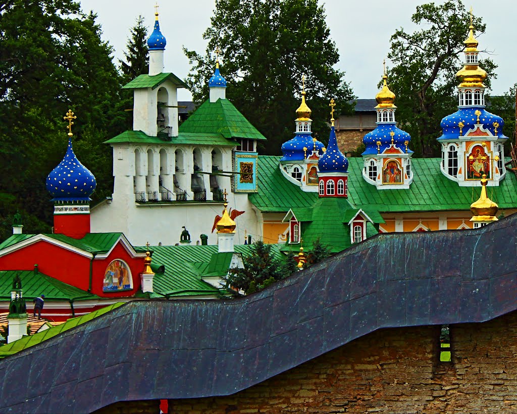 Pskovo-Pecherskiy Dormition Monastery. Псково-Печерский Свято-Успенский мужской монастырь.