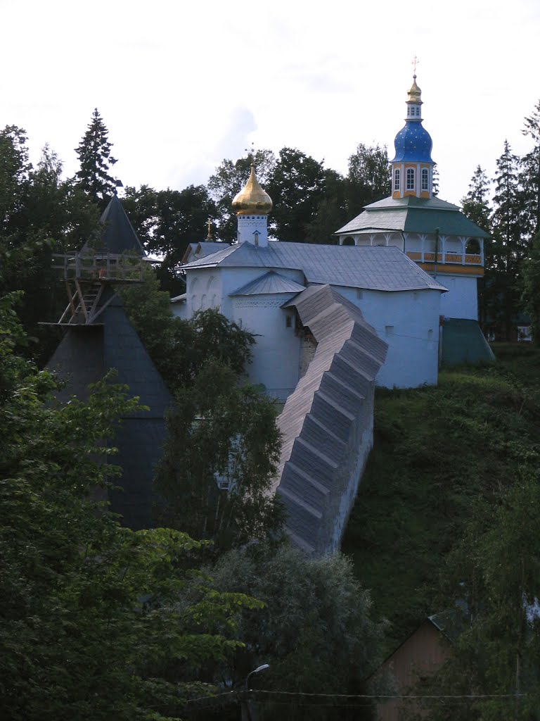 Псково-Печерский монастырь (Pskovo-Pecherskiy Dormition Monastery)