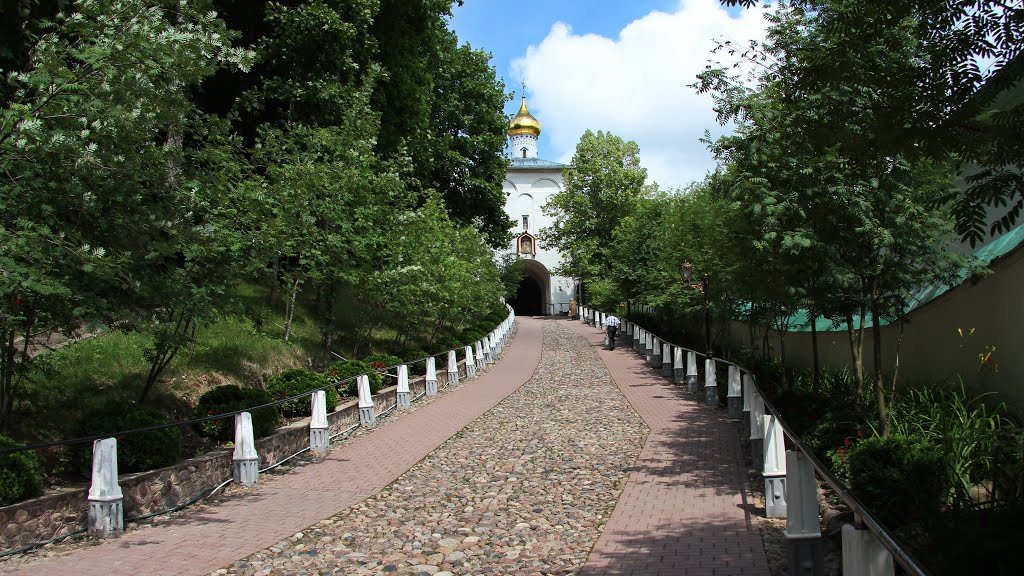 Псково-Печерский Свято-Успенский православный монастырь.