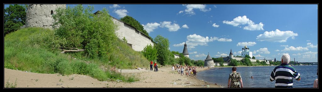 Panorama of Velikaya river and the Krom