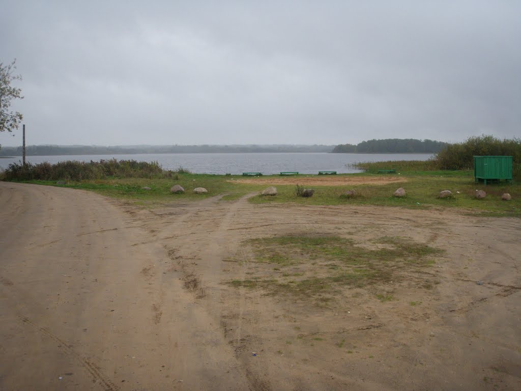 пляж осенью