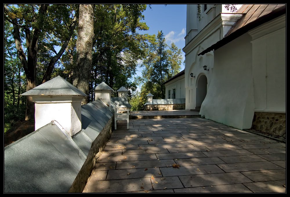 Площадка у собора. Осень 2011