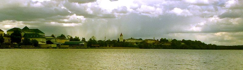 Вид на Себеж во время грозы