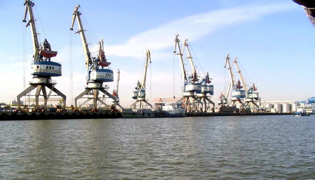 Azov, terminal