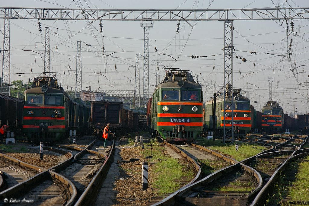 Electric locomotives in Bataysk