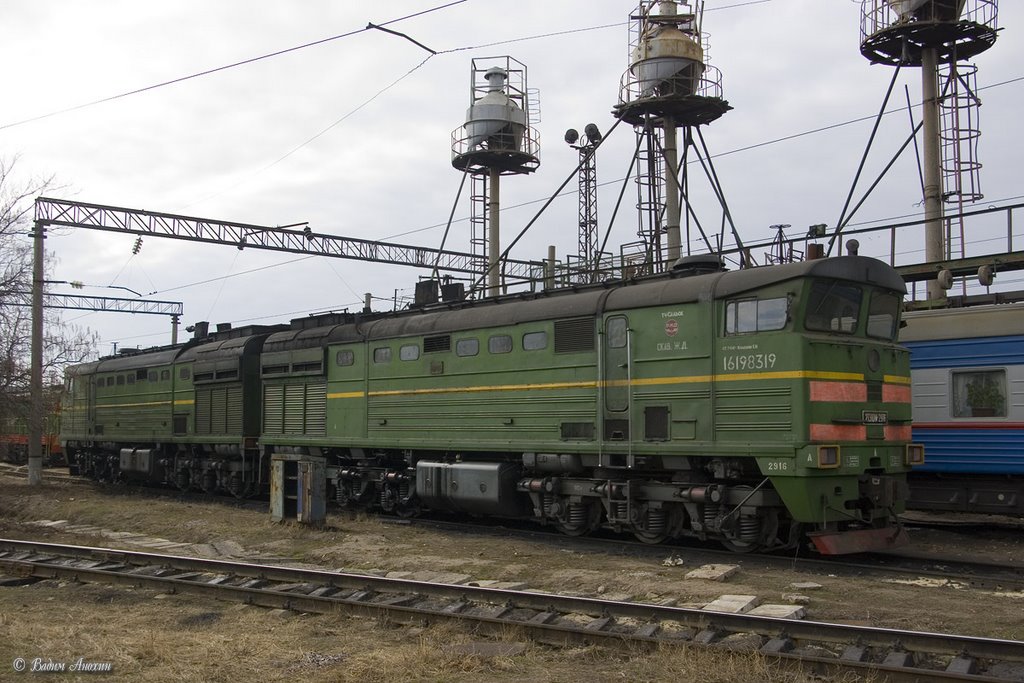 Diesel locomotive 2TE10M-2916