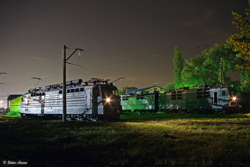 Electric locomotives VL60K-2200 and VL80S-060