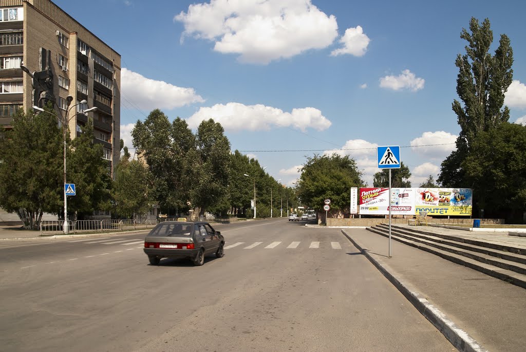 На автобусной остановке у вокзала.02.08.11