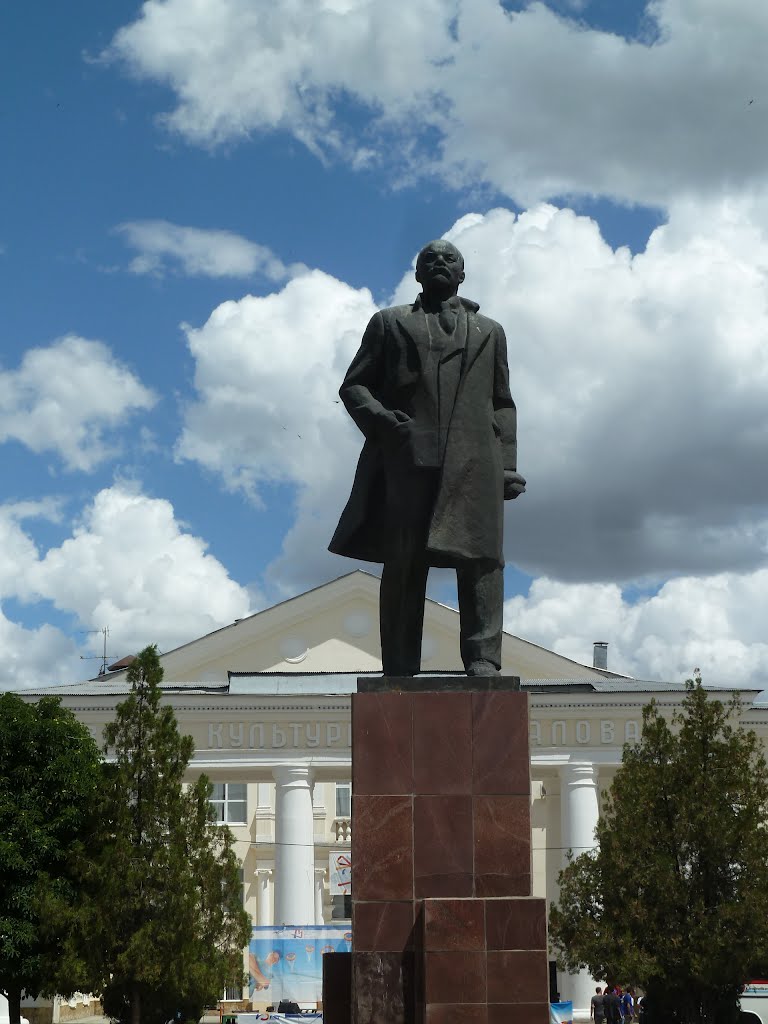 Ленин на Театральной площади