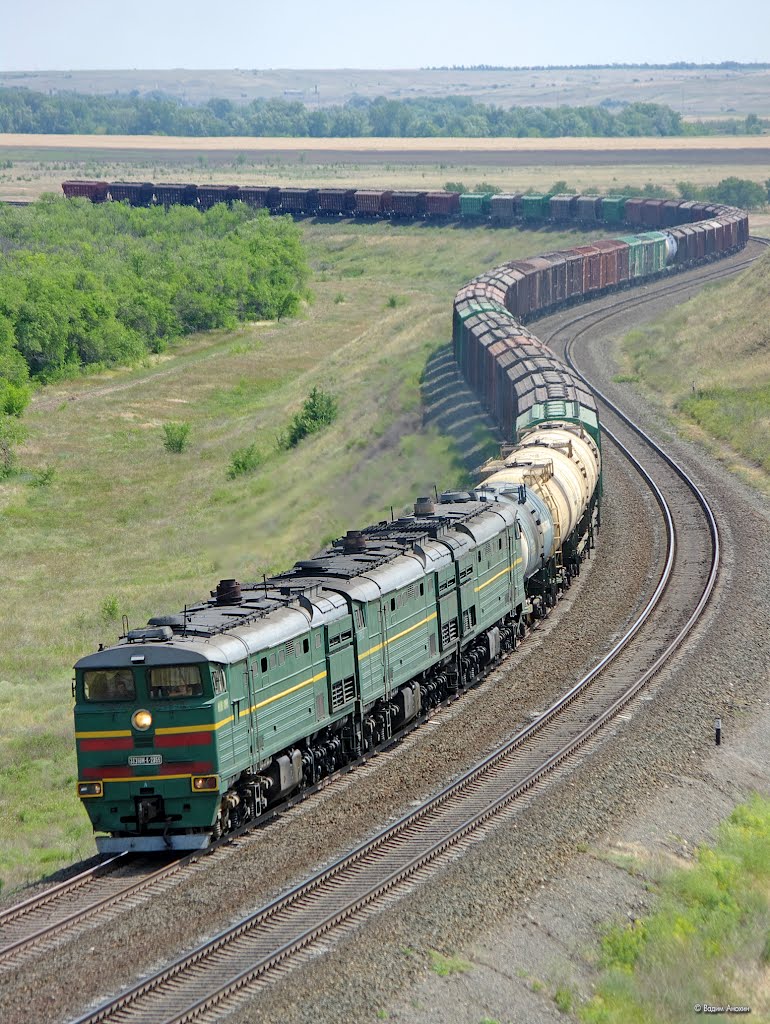 Diesel locomotive 3TE10MK-2355 with cargo train on the stretch Oblivskaya - Chernyshkov