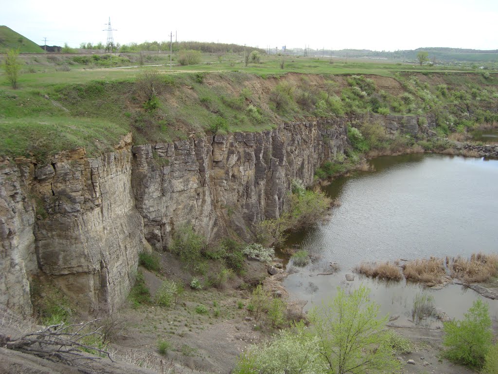 скалы близ п. Быстрогорский