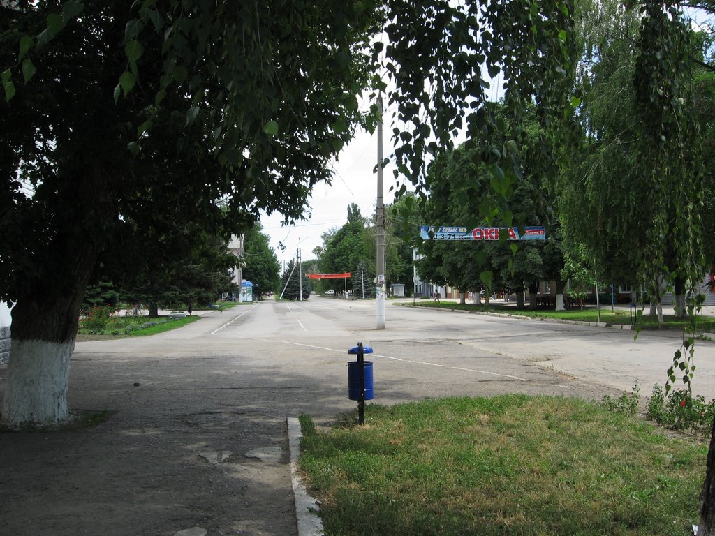 Площадь возле памятника