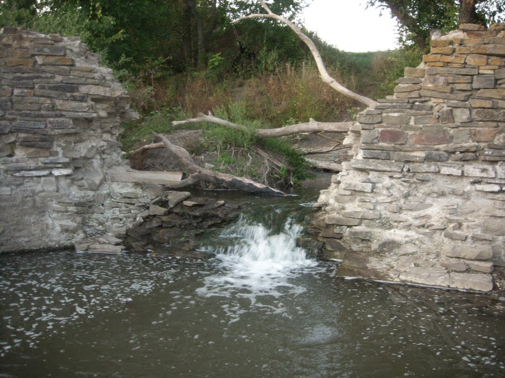 Breaking of a dam