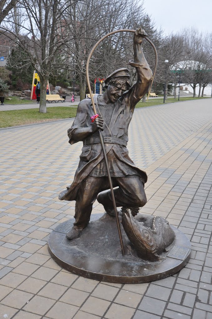 Sculptural composition «Fisherman» in Quay Park of Rostov-on-Don / Скульптурная композиция «Рыбак» на набережной в Ростове-на-Дону