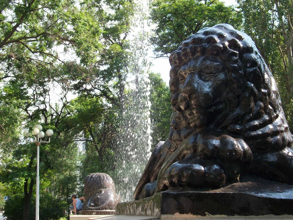 Фонтан с львами на площади Советов, Ростов-на-Дону / Fountain with lions in Councils Square, Rostov-on-Don