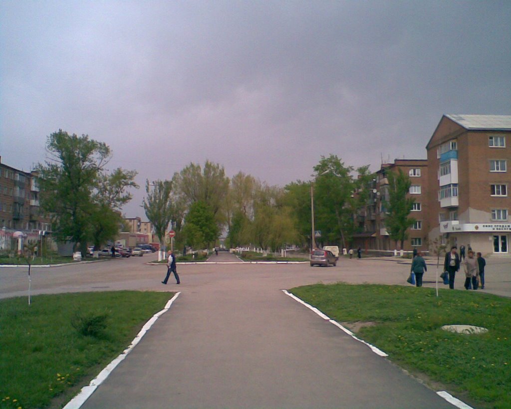 Аллея возле Храма