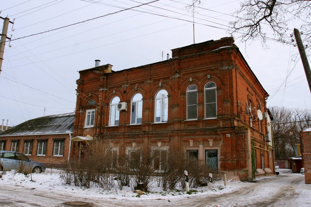Домъ 47 по Красному переулку.