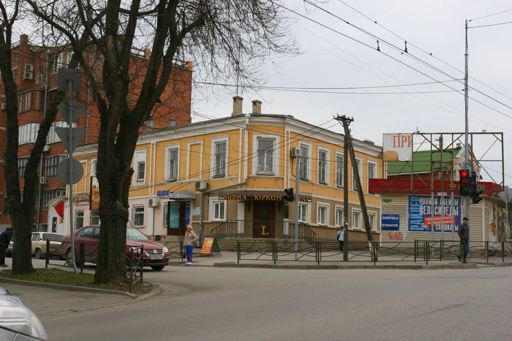 Домъ 15 по Октябрьской улице