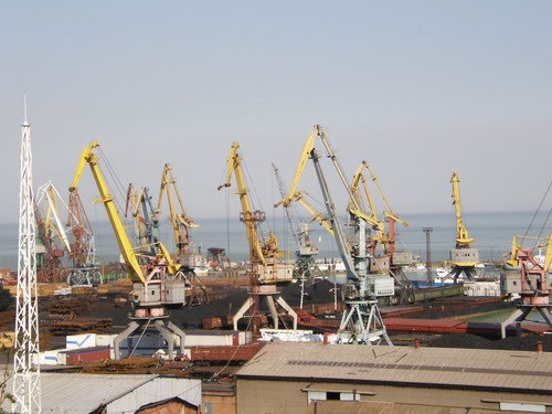 грузовой порт / cargo port