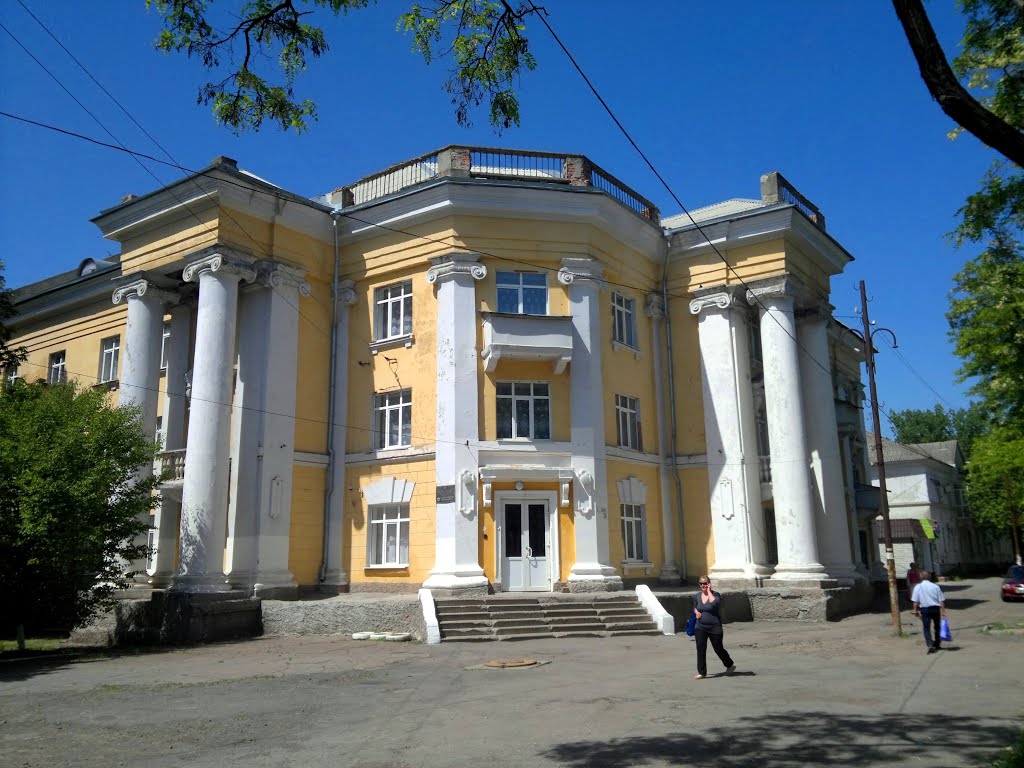 Шахты. Студенческое общежитие колледжа топлива и энергетики.