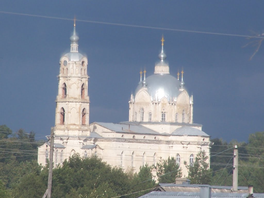 Гусь Железный. Храм Живоначальной Троици.