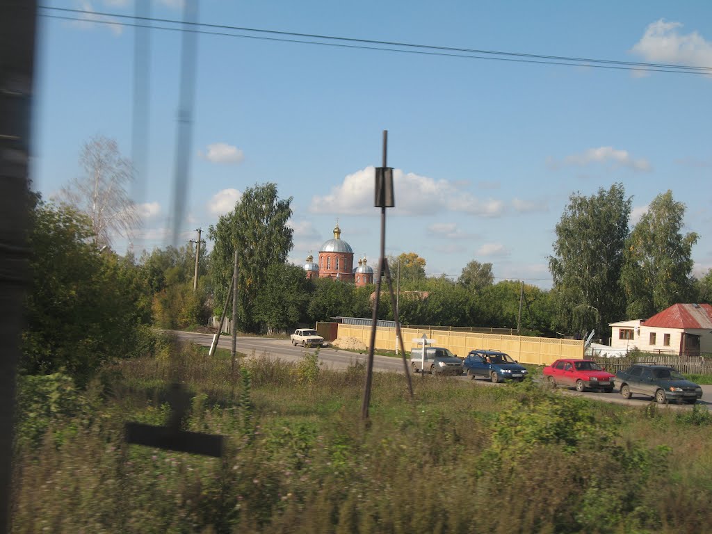 Церковь в г.Кораблино (вид из поезда)