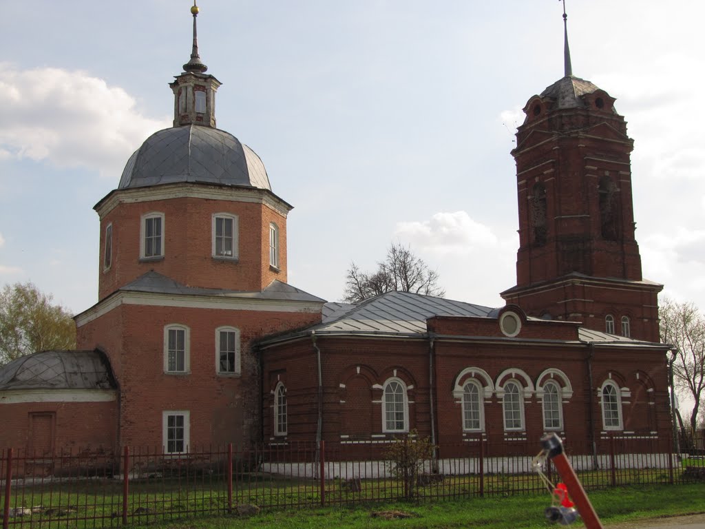 Церковь в Пронске на повороте