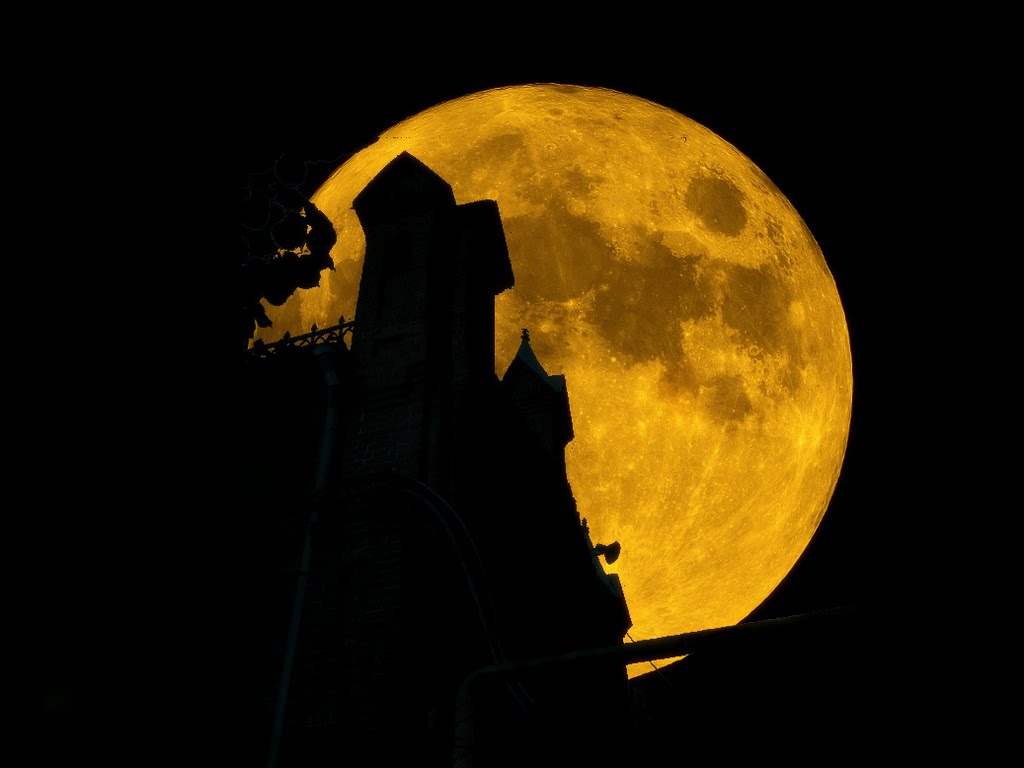 Старейший рязанский хлебозавод в полнолуние / The Oldest Ryazan bakery under the full moon