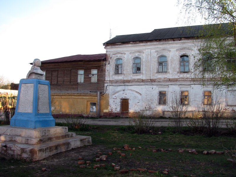 Engels monument