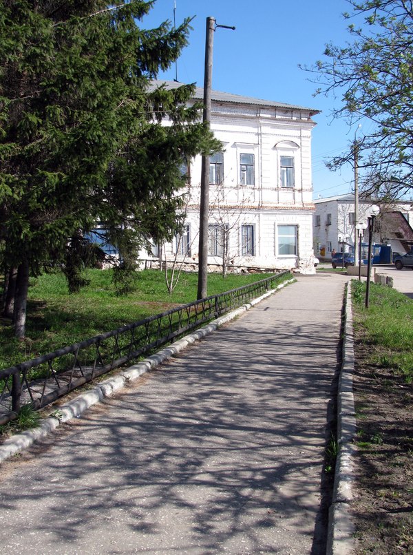 Road to police