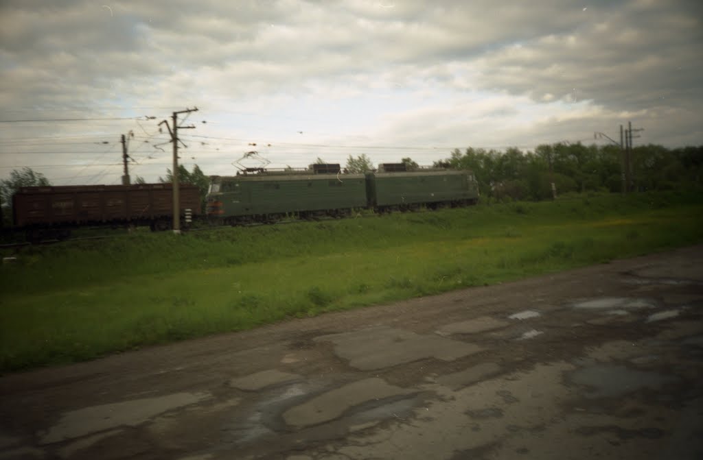 Подъезжает поезд к Чучкову со стороны Сасова.