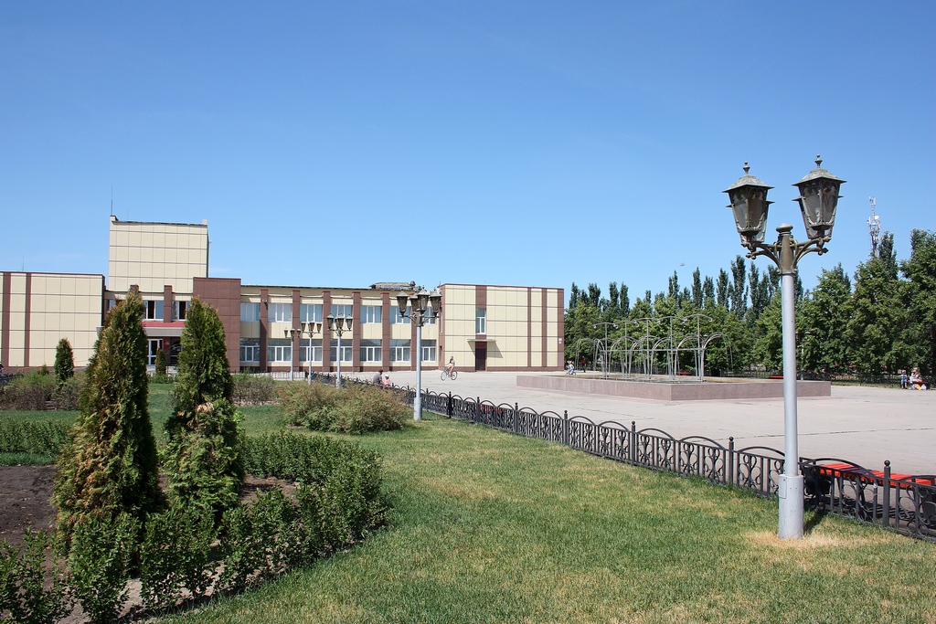 Красный Яр-центральная площадь