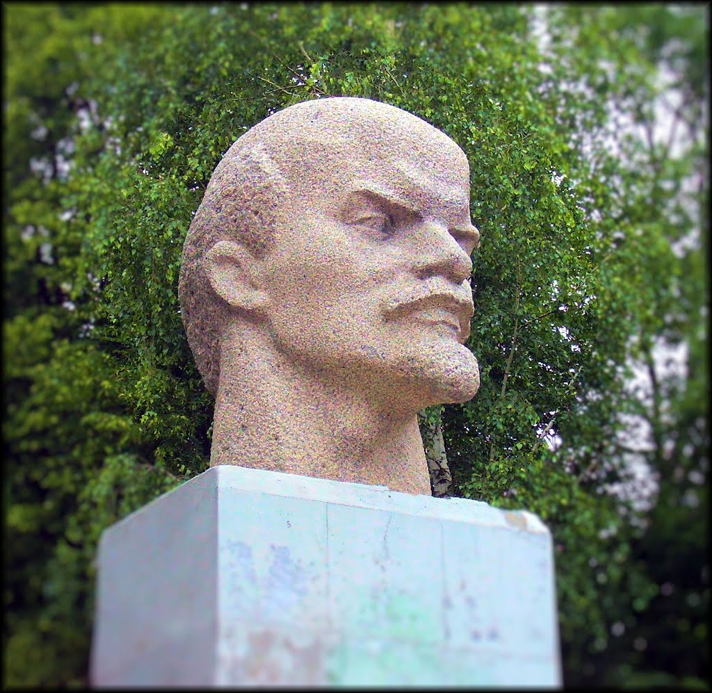 Ильич на площади Мира