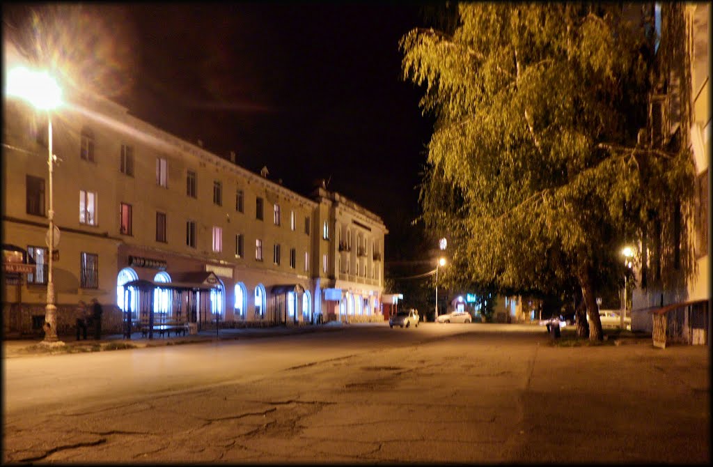Ул. Мира ночью