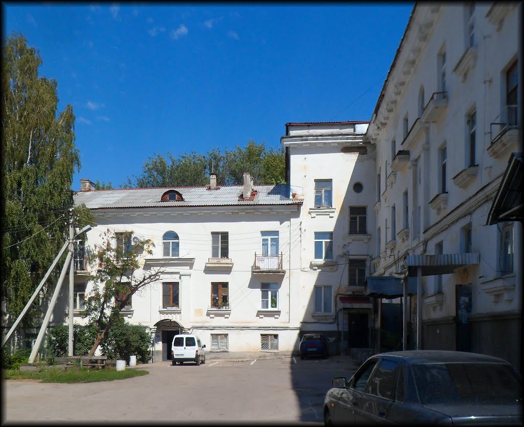 Во дворе дома №28 по  ул. Комсомольской