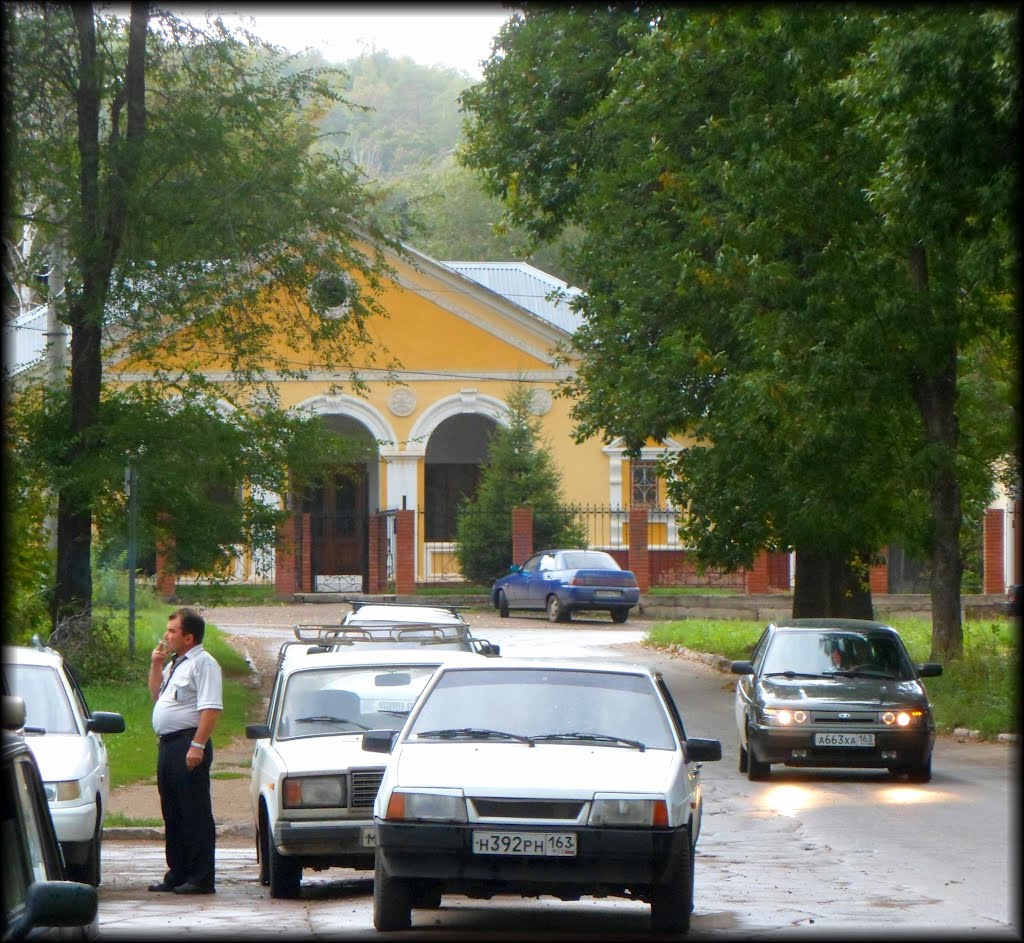 Ул. Интернационалистов. Впереди - больничный городок