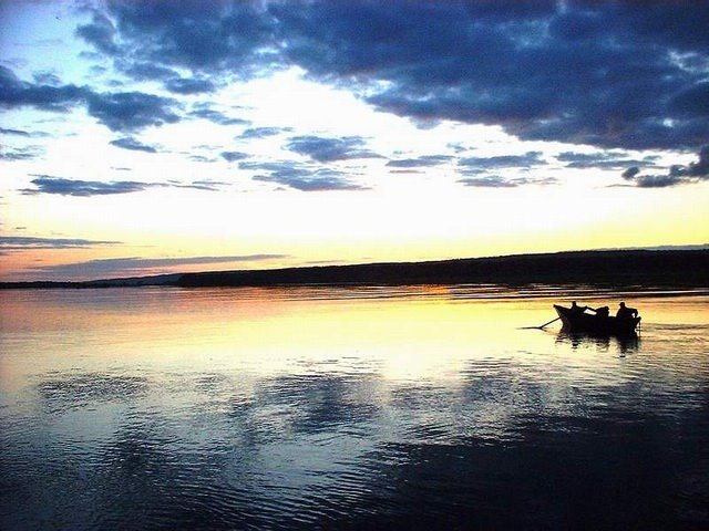 Волга, вид со стороны села Зольное