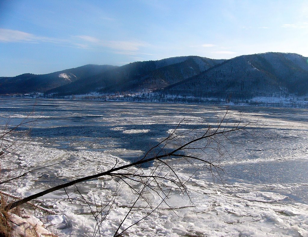 Winter view of the Zhiguli Mountains. Зимний вид на Жигулевские горы