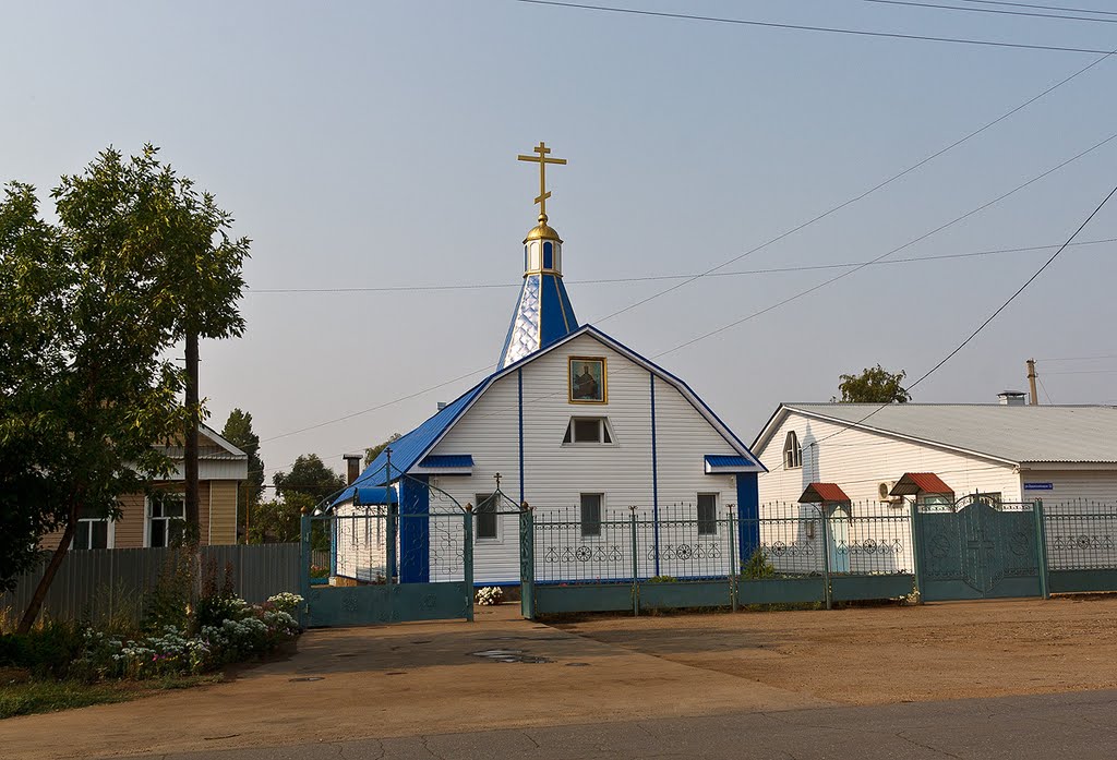 Казанский храм в Кинеле на южной стороне