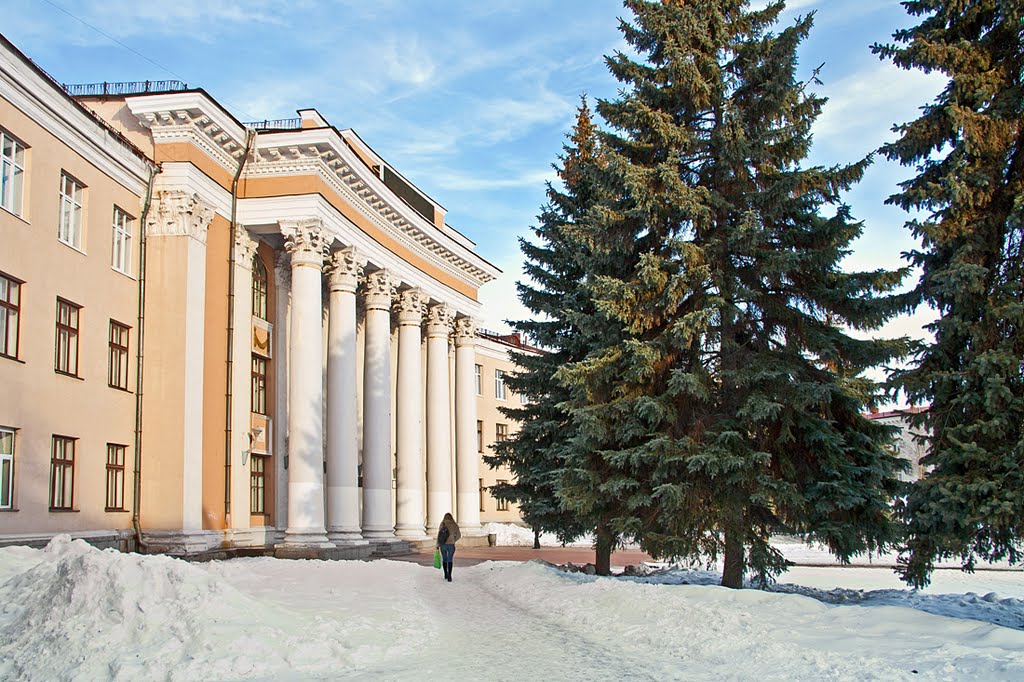 Дворец культуры в  Новокуйбышевске