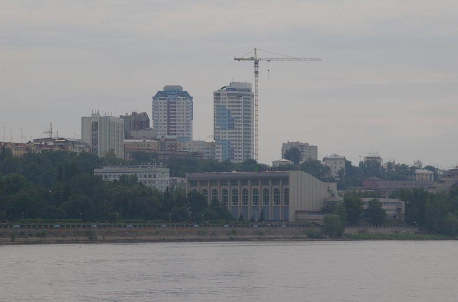 Вид на Волжскую набережную и бассейн Спортивного клуба армейцев / View of the Volga enbankment and the swimming pool of the Sports club of Army (05/08/2007)