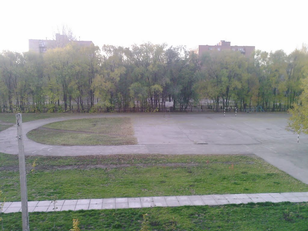Двор школы №10 г. Тольятти